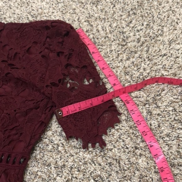 Urban Outfitters Mini Dress Size XS Burgundy Red Floral Guipure Lace - Picture 7 of 10